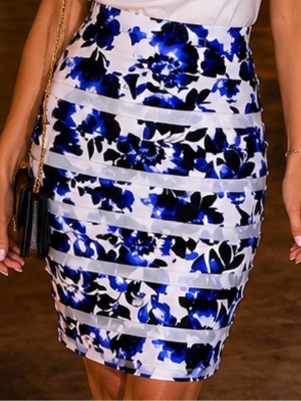 White House Black Market Size 0 White Blue Floral Pencil Skirt Business Formal